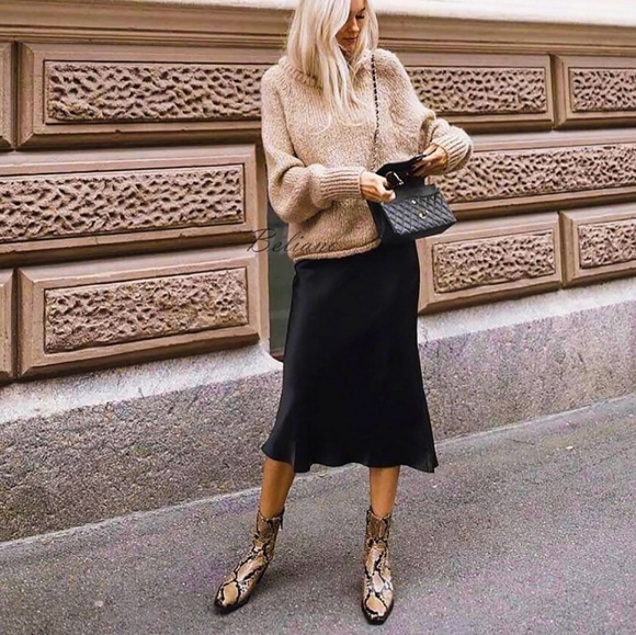 🔥LAST 1🔥NWT VICTORIA'S SECRET SATIN MIDI SKIRT - Picture 3 of 6